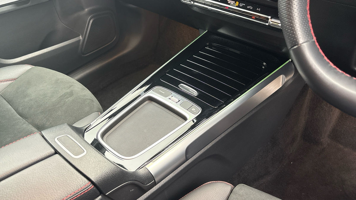 Mercedes-Benz GLB Image 18