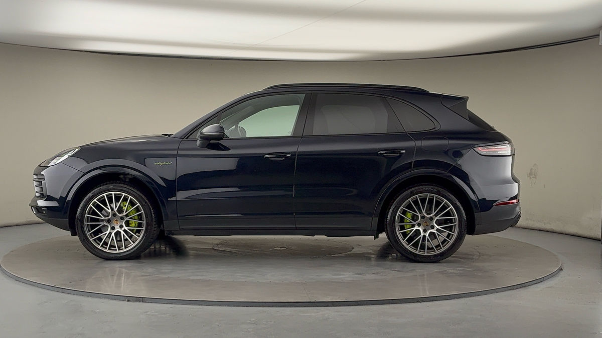 Porsche Cayenne Image 15