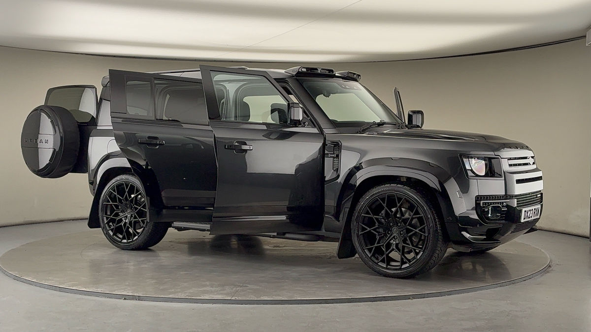 More views of Land Rover Defender 110