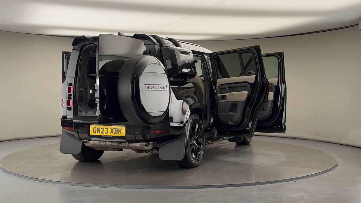 More views of Land Rover Defender 110
