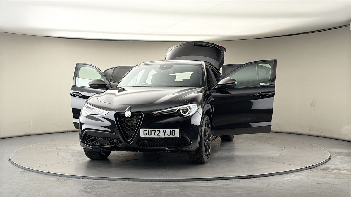 More views of Alfa Romeo Stelvio