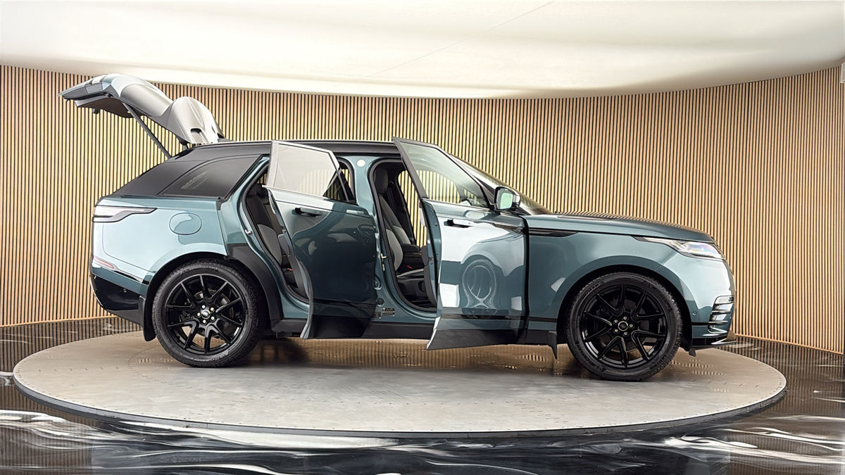 More views of Land Rover Range Rover Velar