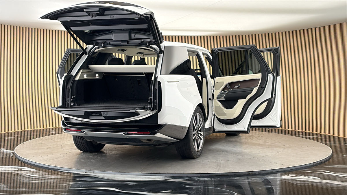 More views of Land Rover Range Rover