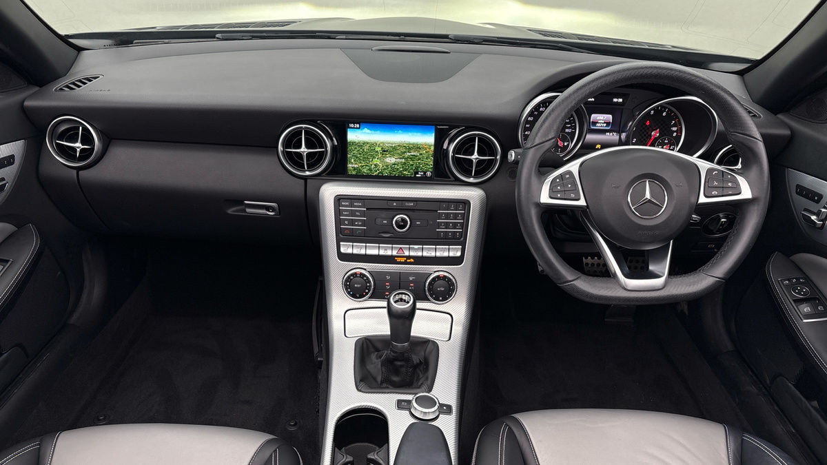 Mercedes-Benz SLC Image 12