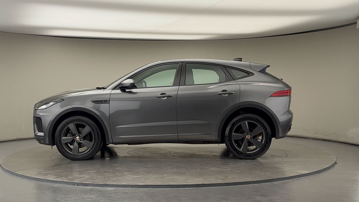 Jaguar E-PACE Image 15