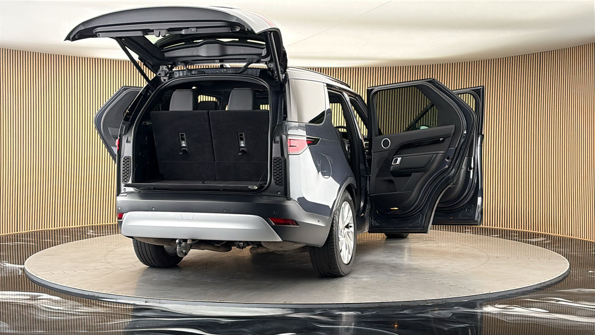 More views of Land Rover Discovery