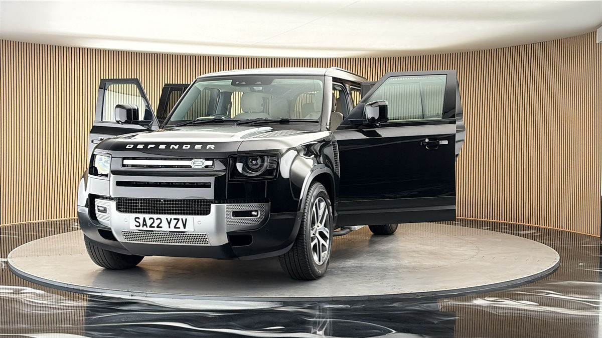 More views of Land Rover Defender 110