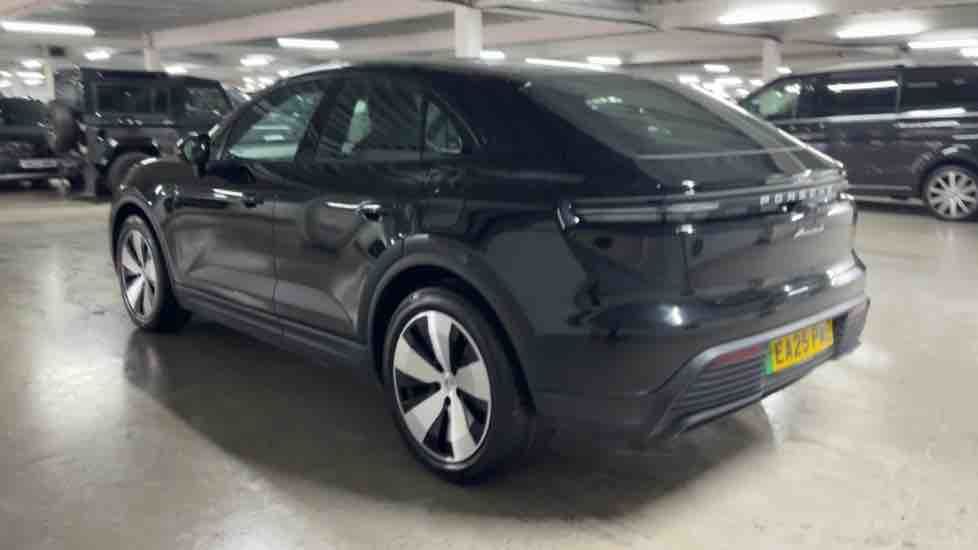 More views of Porsche Macan