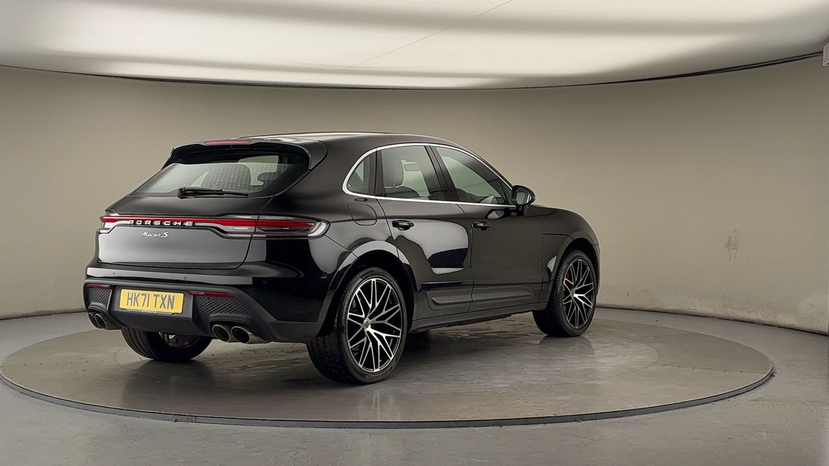 More views of Porsche Macan