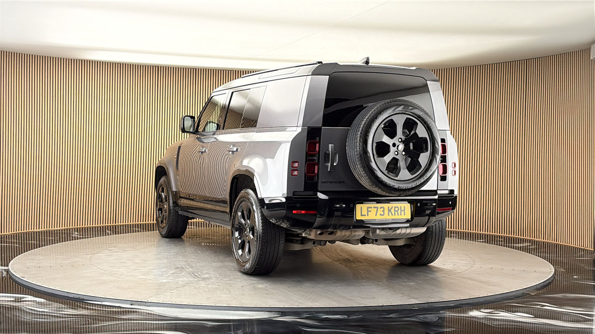 More views of Land Rover Defender 110