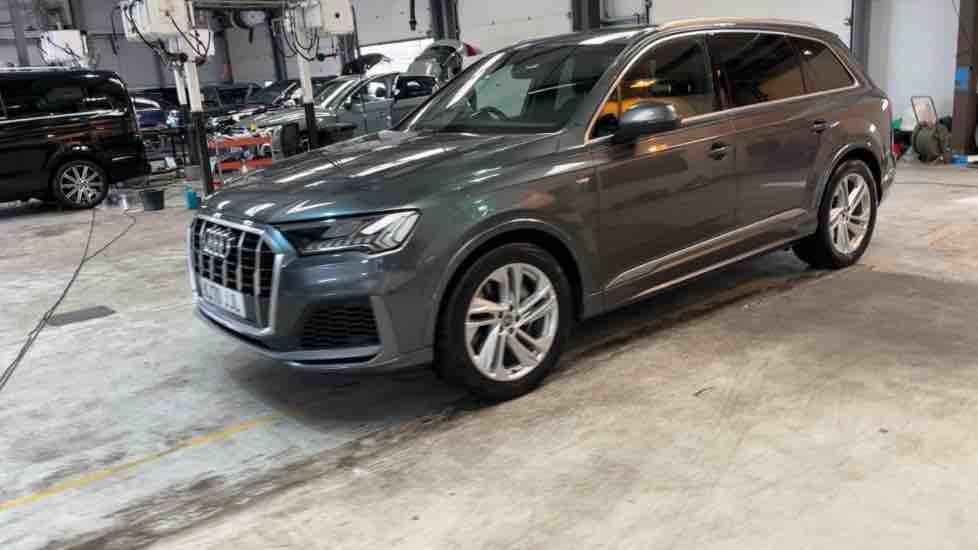 More views of Audi Q7