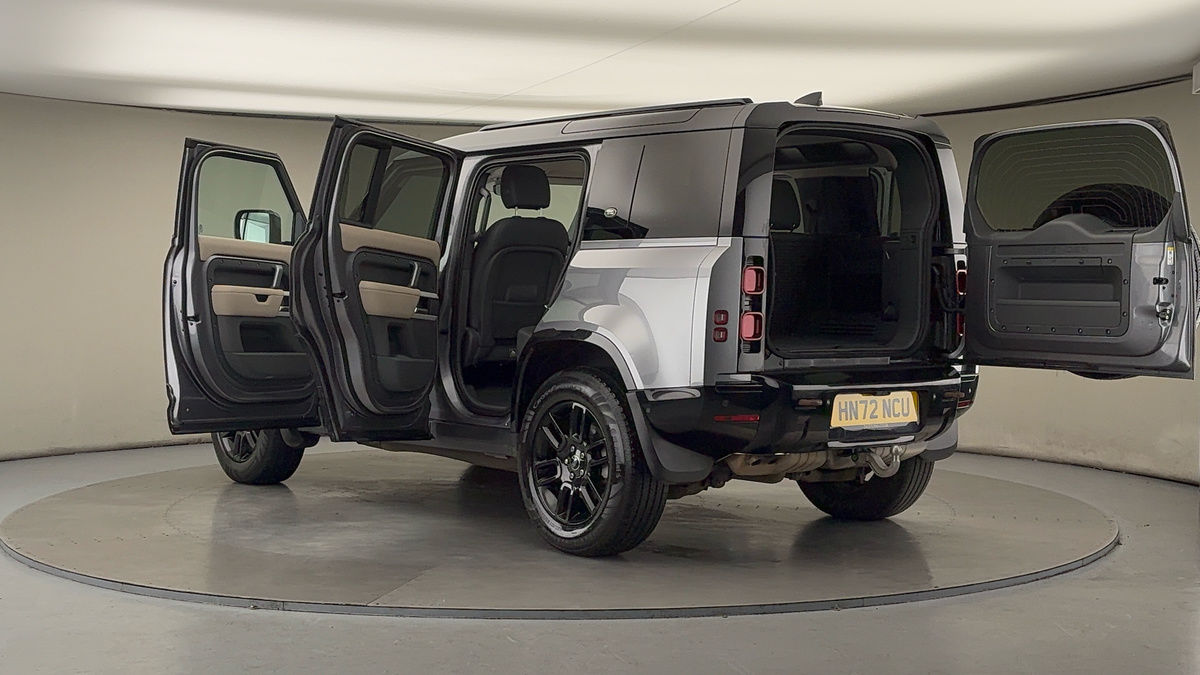 More views of Land Rover Defender 110