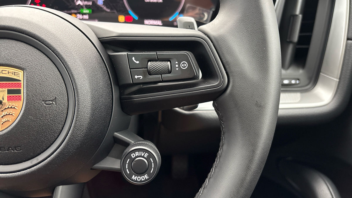 Porsche Cayenne Image 14