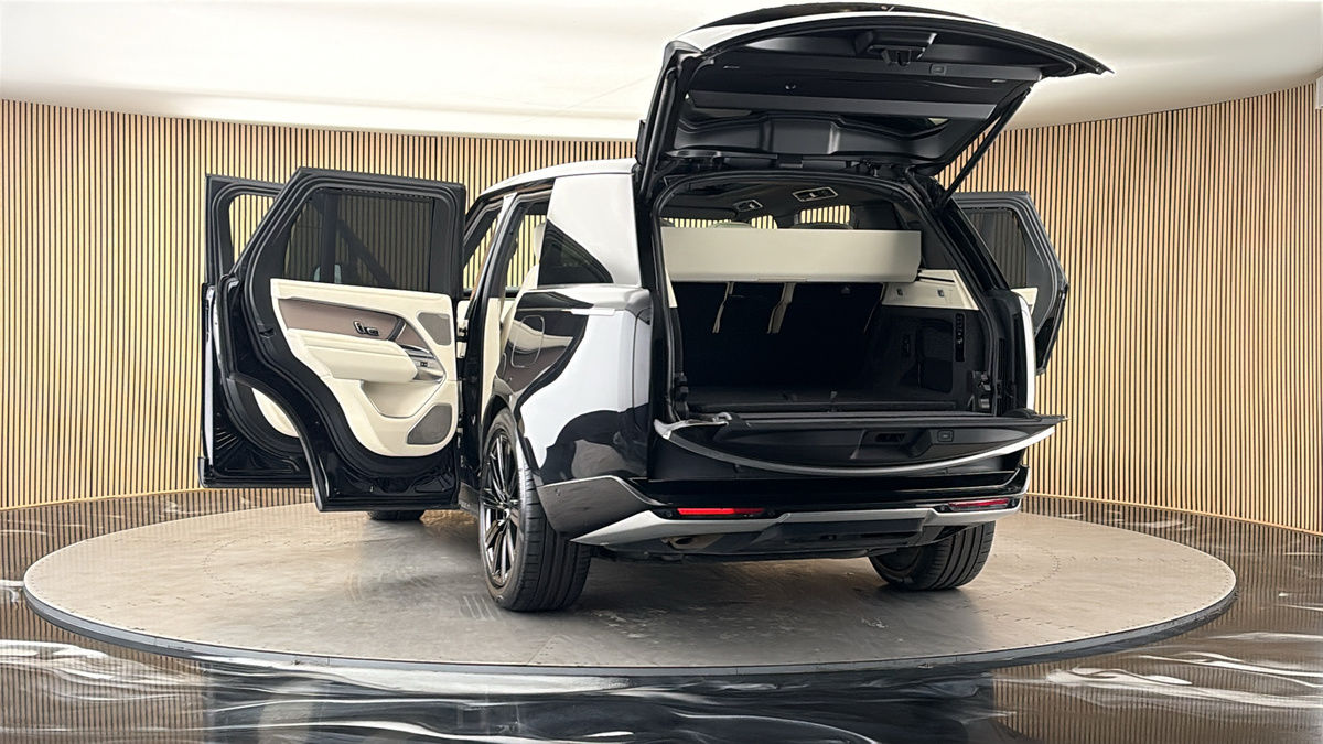 More views of Land Rover Range Rover
