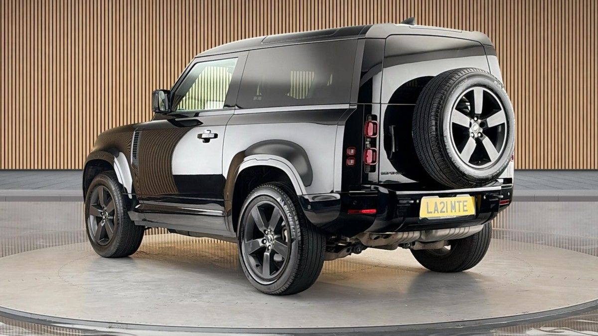 Land Rover Defender 90 Image 2