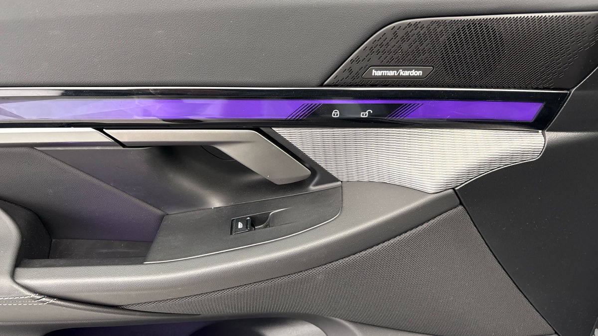 BMW 5 Series Image 19