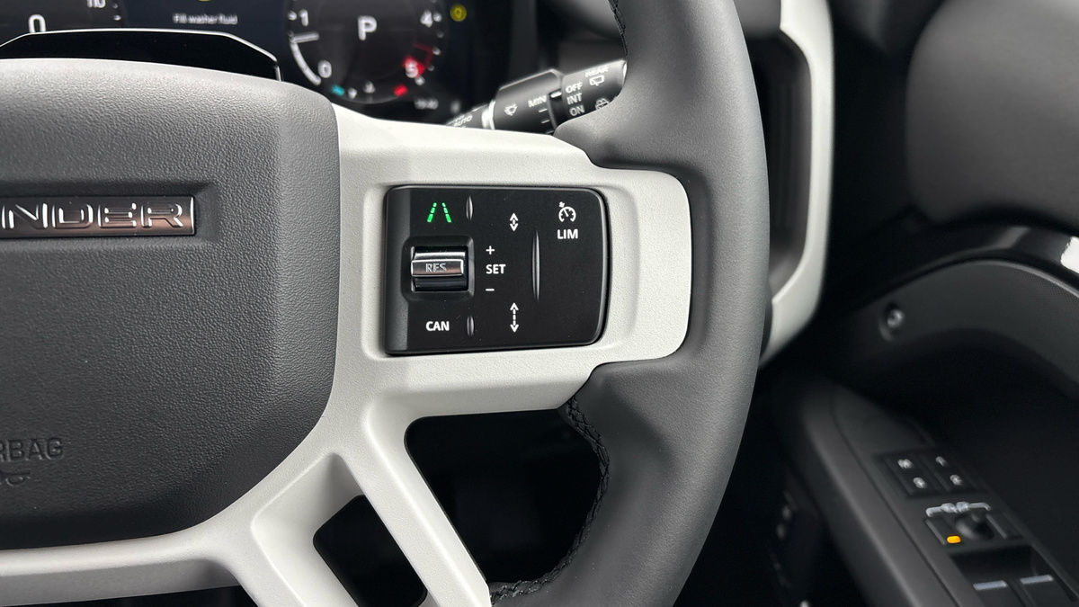 Land Rover Defender 110 Urban Image 14