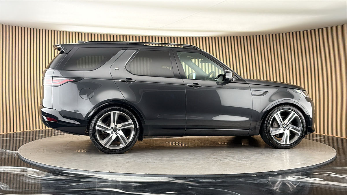 More views of Land Rover Discovery