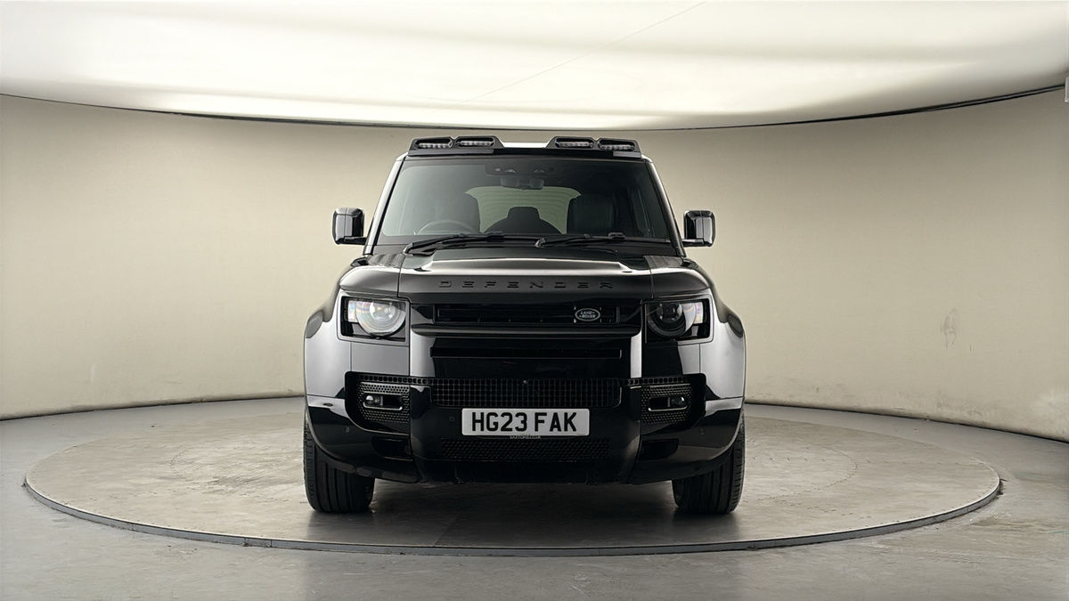 Land Rover Defender 110 Image 3