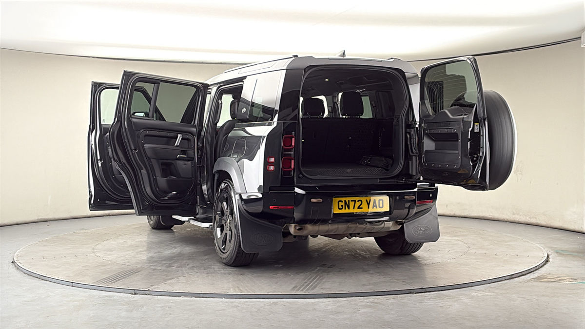 More views of Land Rover Defender 110