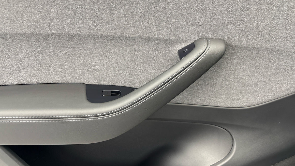 Tesla Model Y Image 19