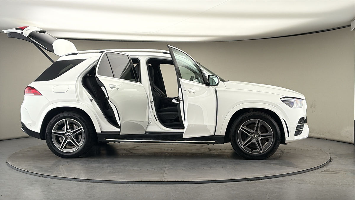 More views of Mercedes-Benz GLE