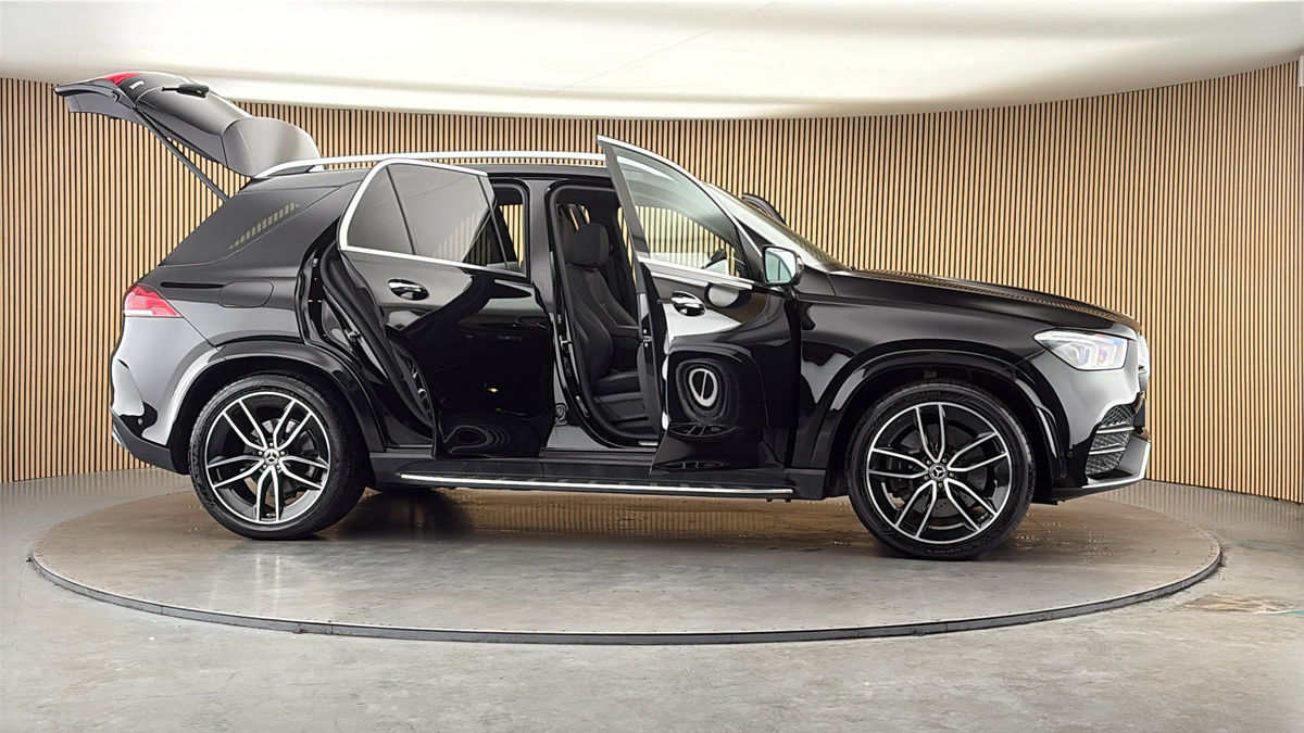 More views of Mercedes-Benz GLE