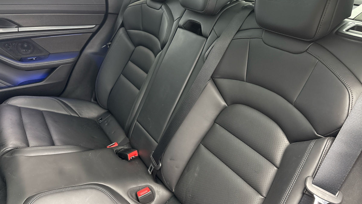 Porsche Taycan Image 14
