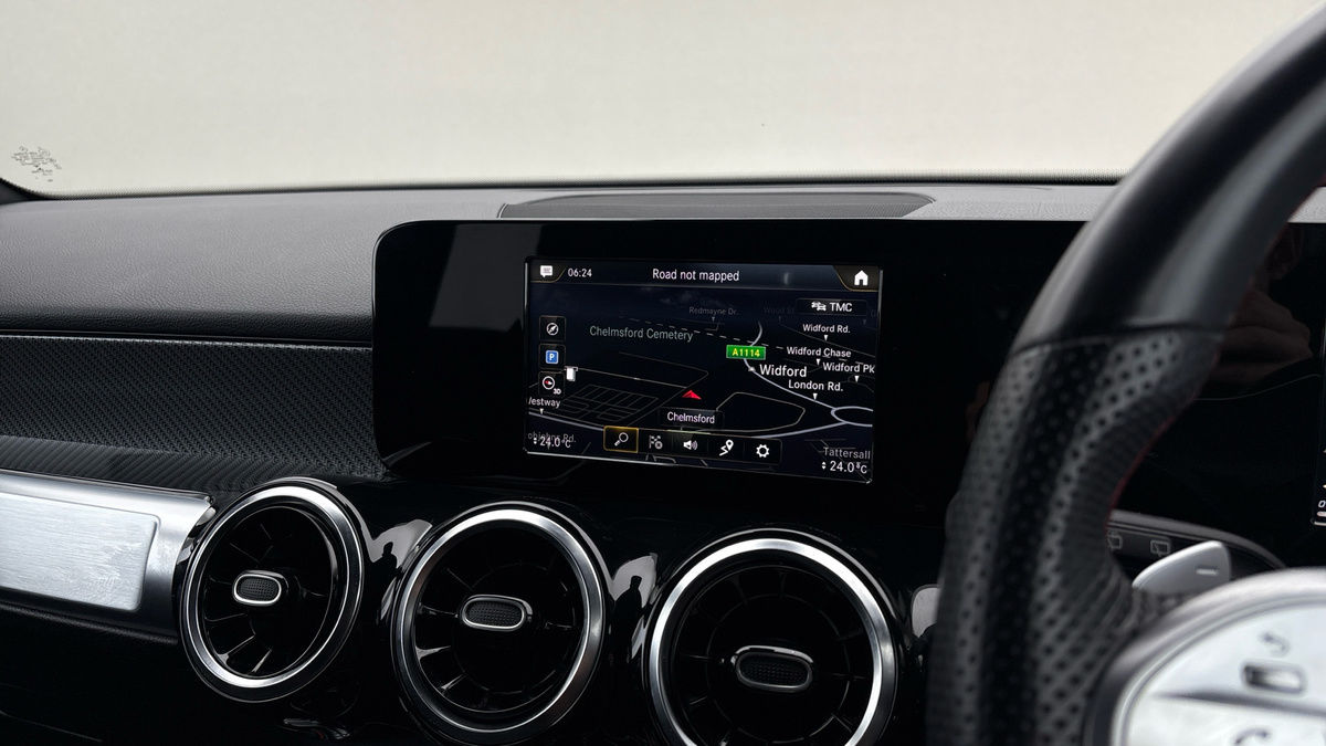 Mercedes-Benz GLB Image 17