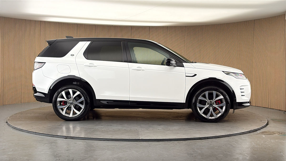 Land Rover Discovery Sport Image 16