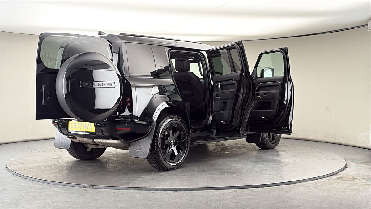 More views of Land Rover Defender 110