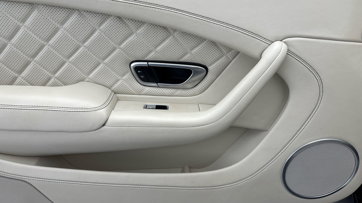 Bentley Continental Image 19