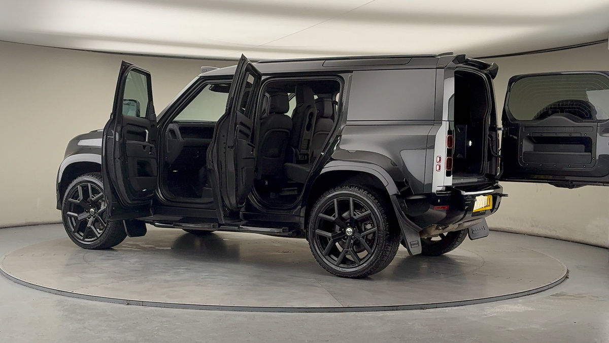 More views of Land Rover Defender 110