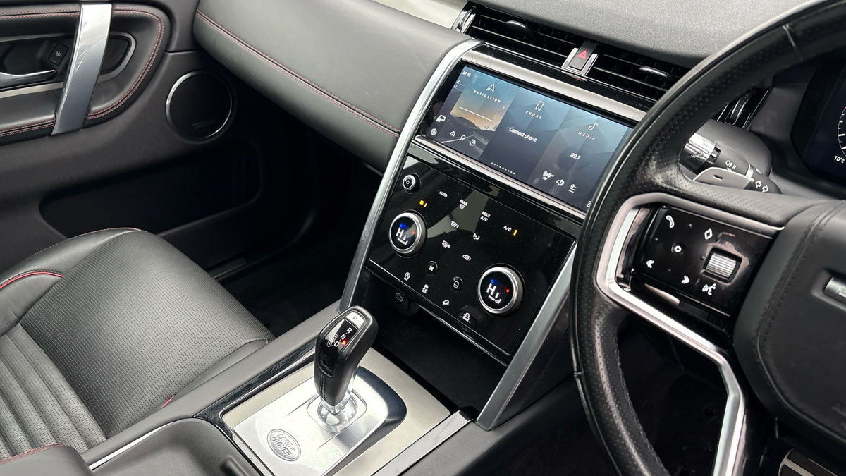 Land Rover Discovery Sport Image 18