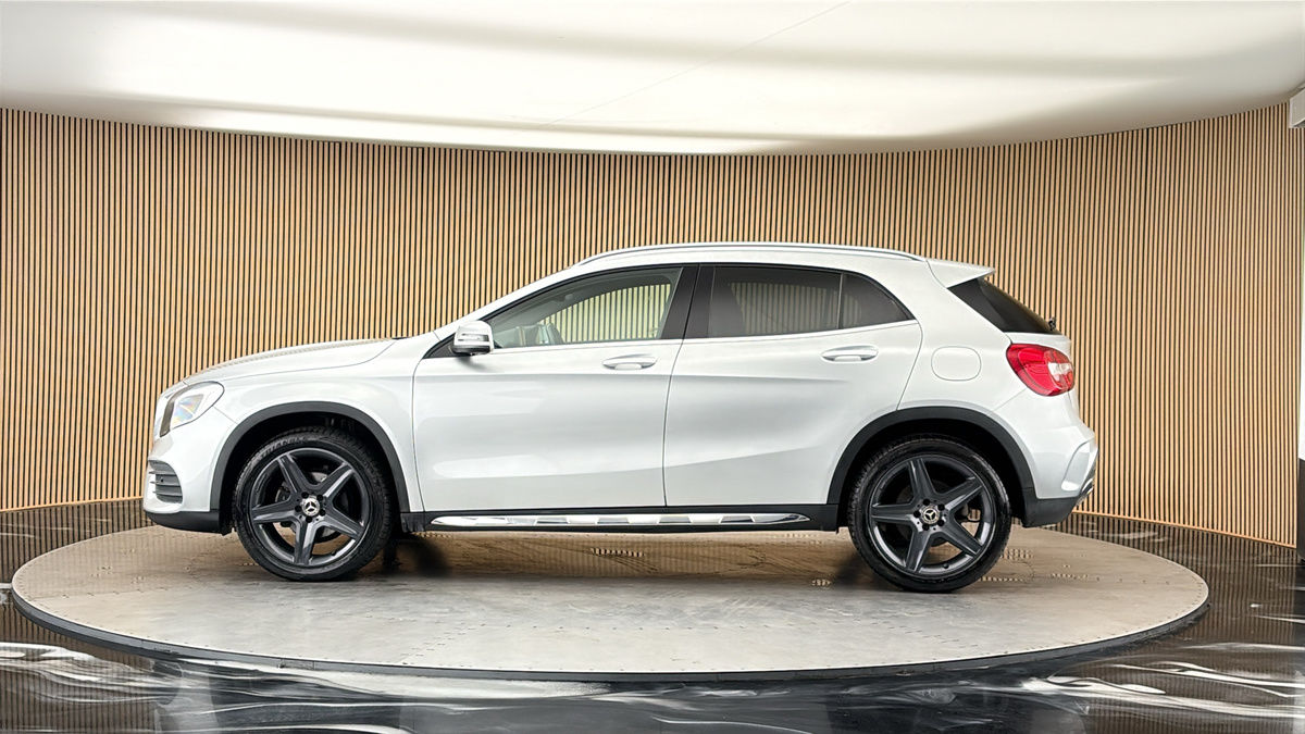 More views of Mercedes-Benz GLA