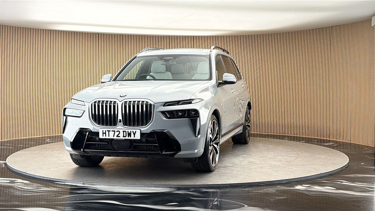 More views of BMW X7