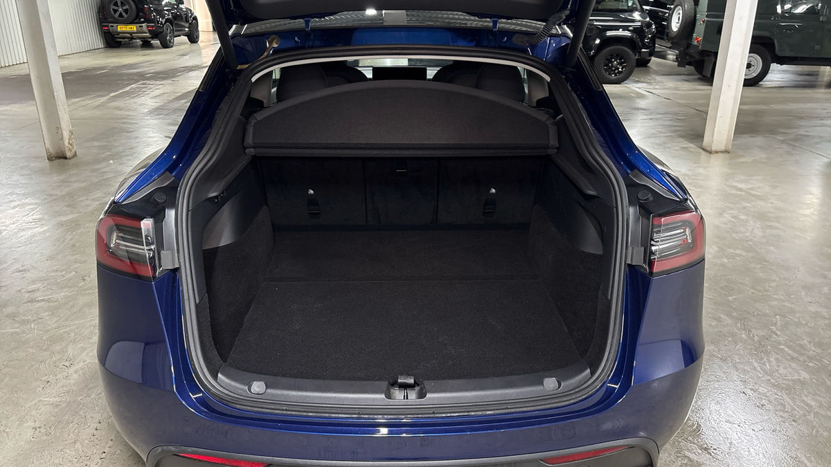 Tesla Model Y Image 11