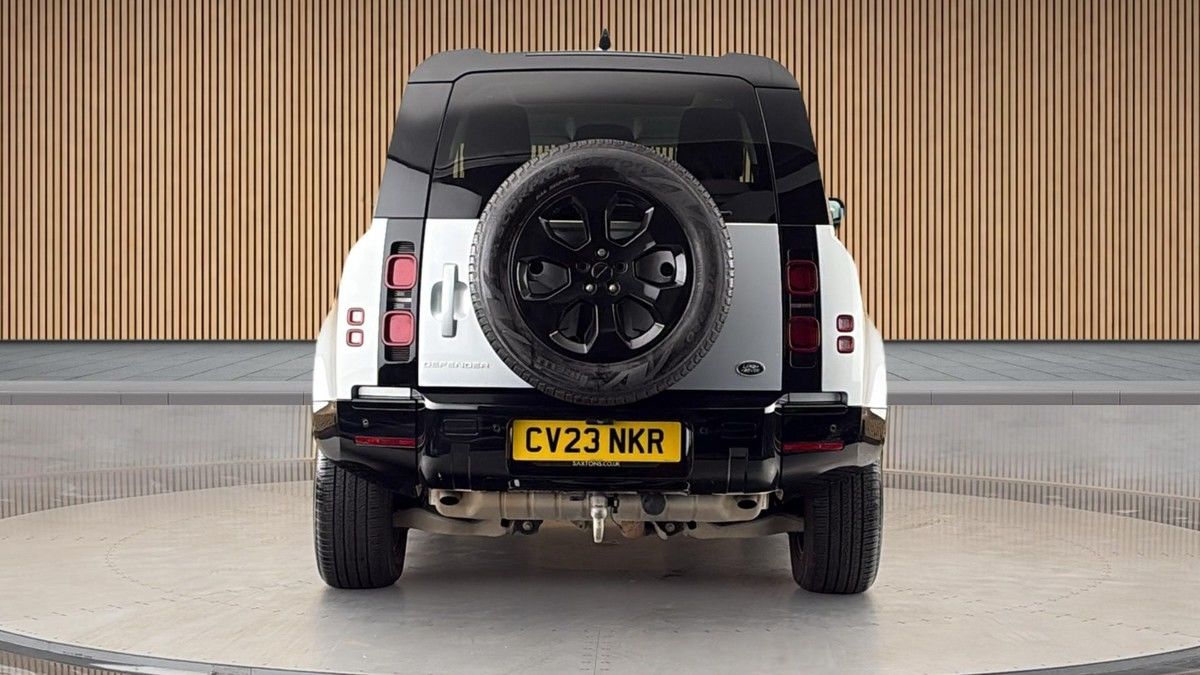 Land Rover Defender 90 Image 4