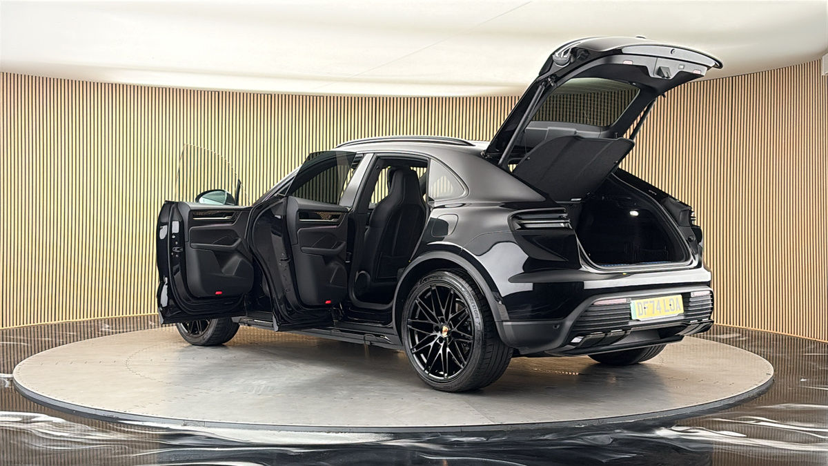 More views of Porsche Macan