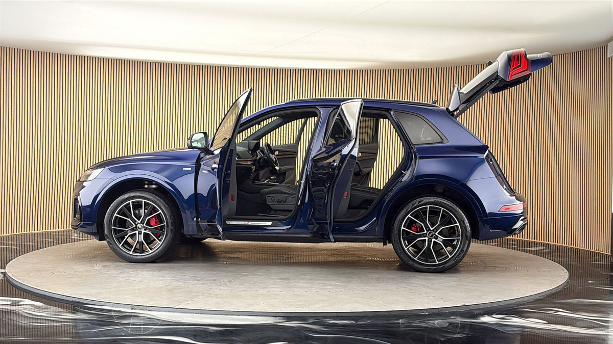 More views of Audi Q5