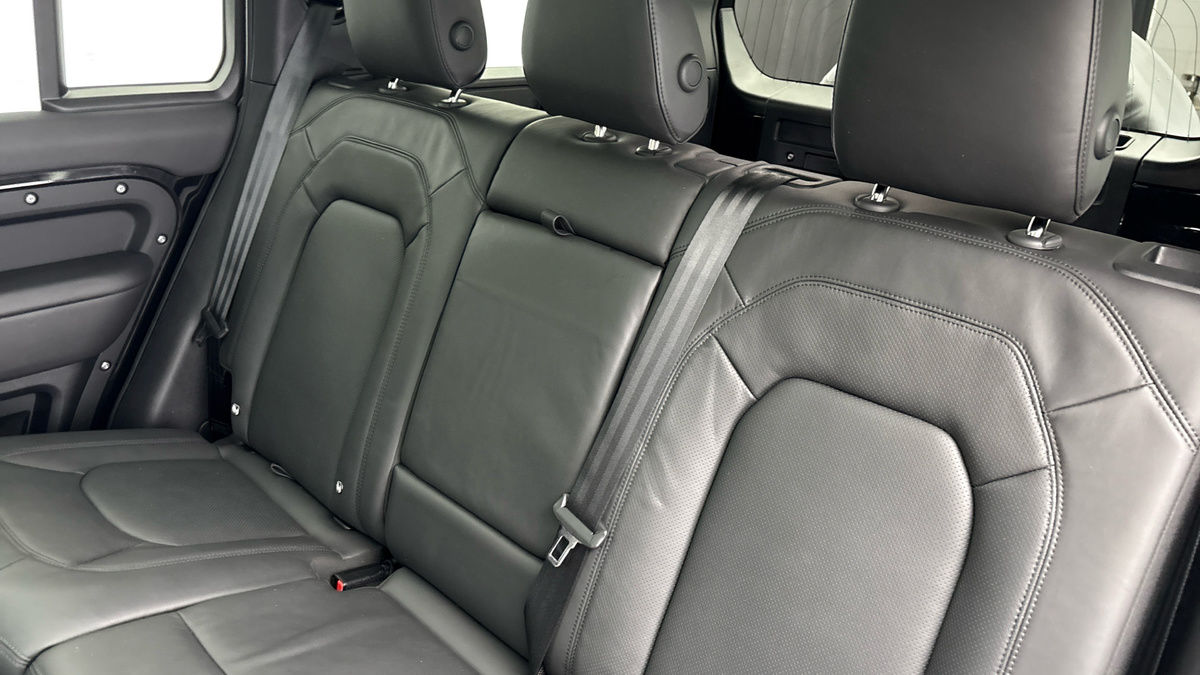 Land Rover Defender 110 Urban Image 8