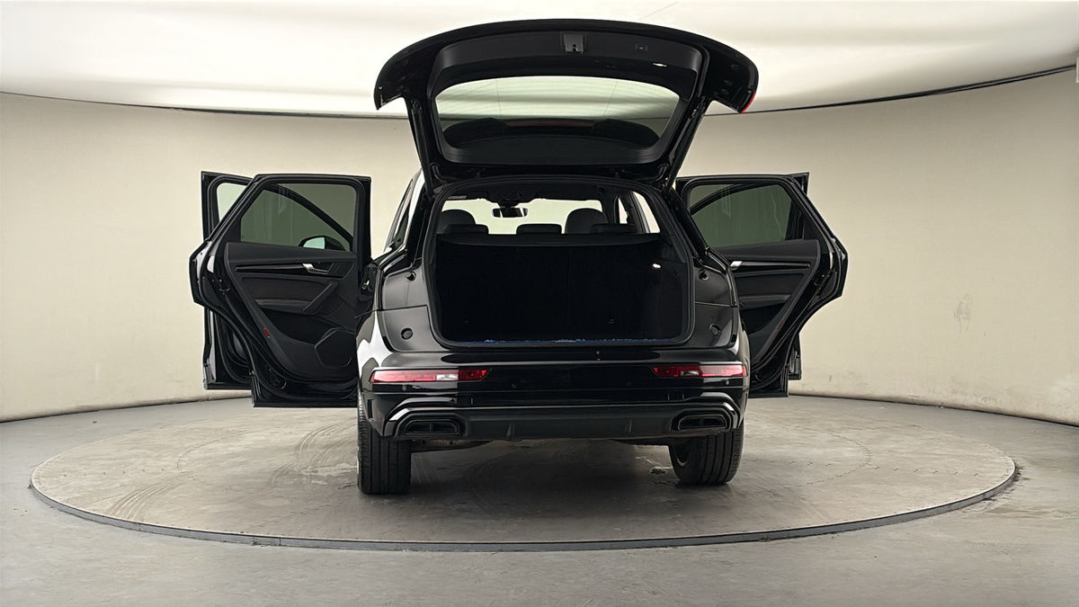 More views of Audi Q5