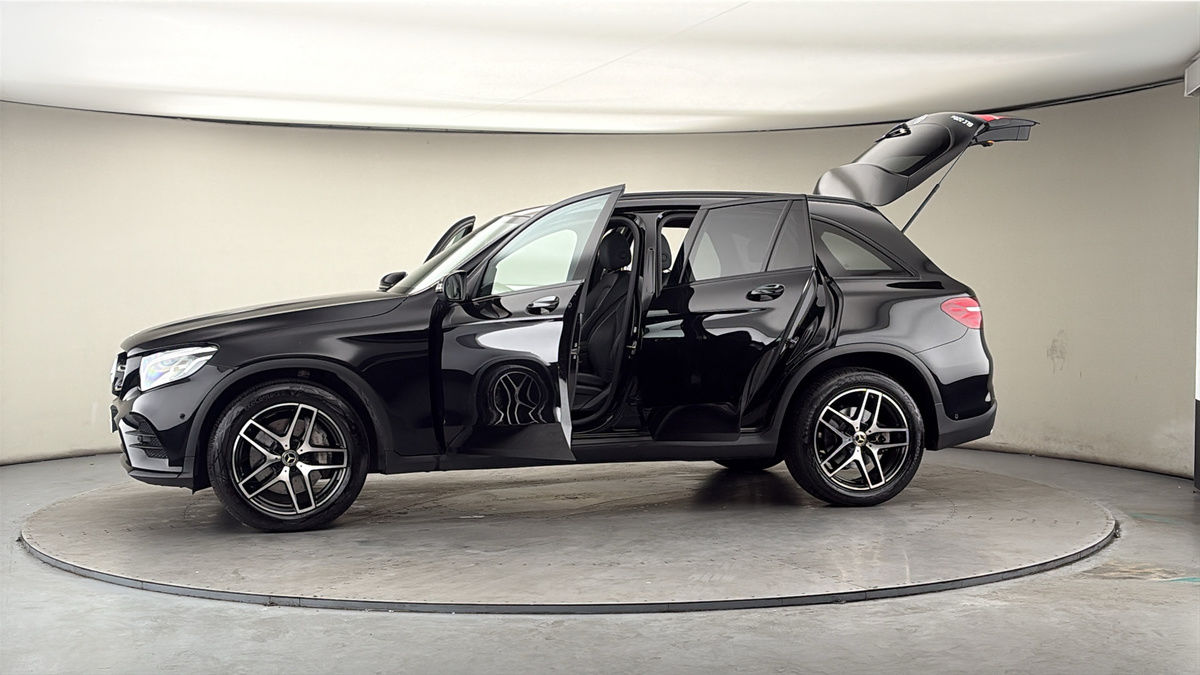 More views of Mercedes-Benz GLC