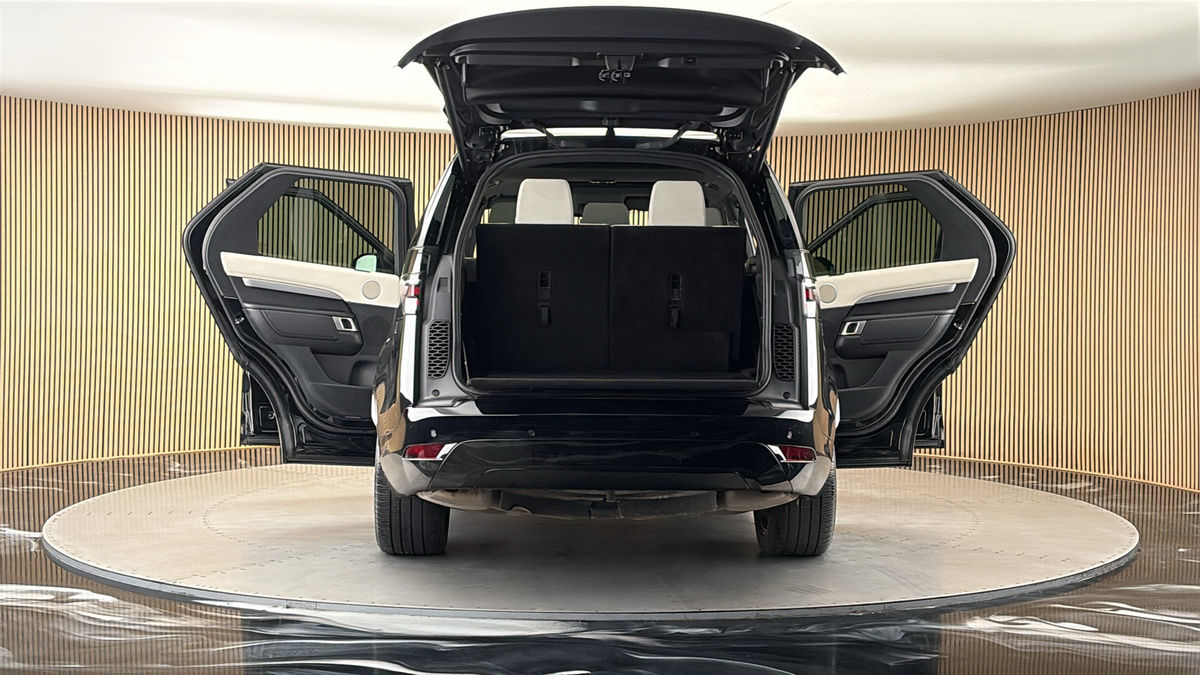More views of Land Rover Discovery