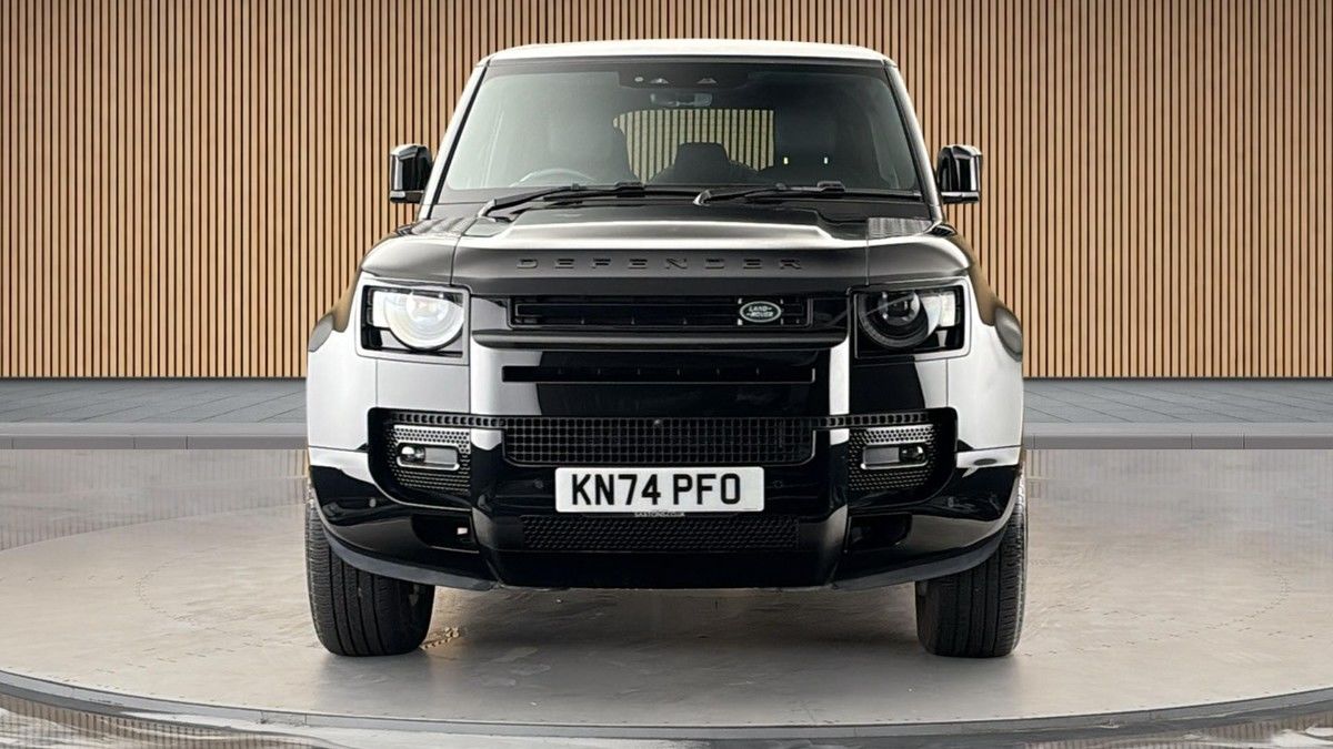 Land Rover Defender 110 Image 3