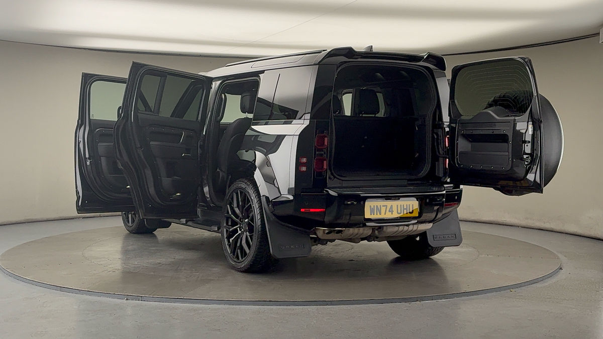 Land Rover Defender 110 Urban Image 23