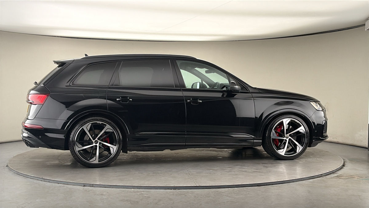 More views of Audi SQ7