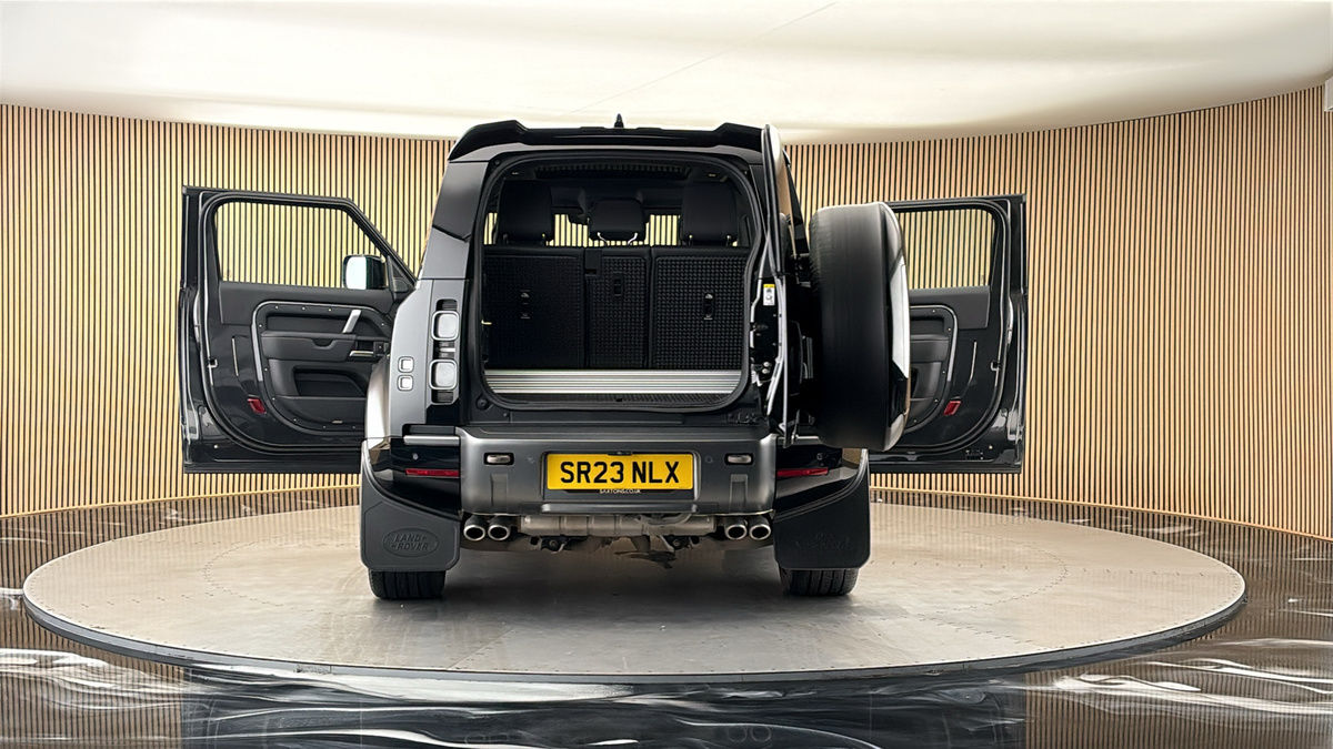 More views of Land Rover Defender 90