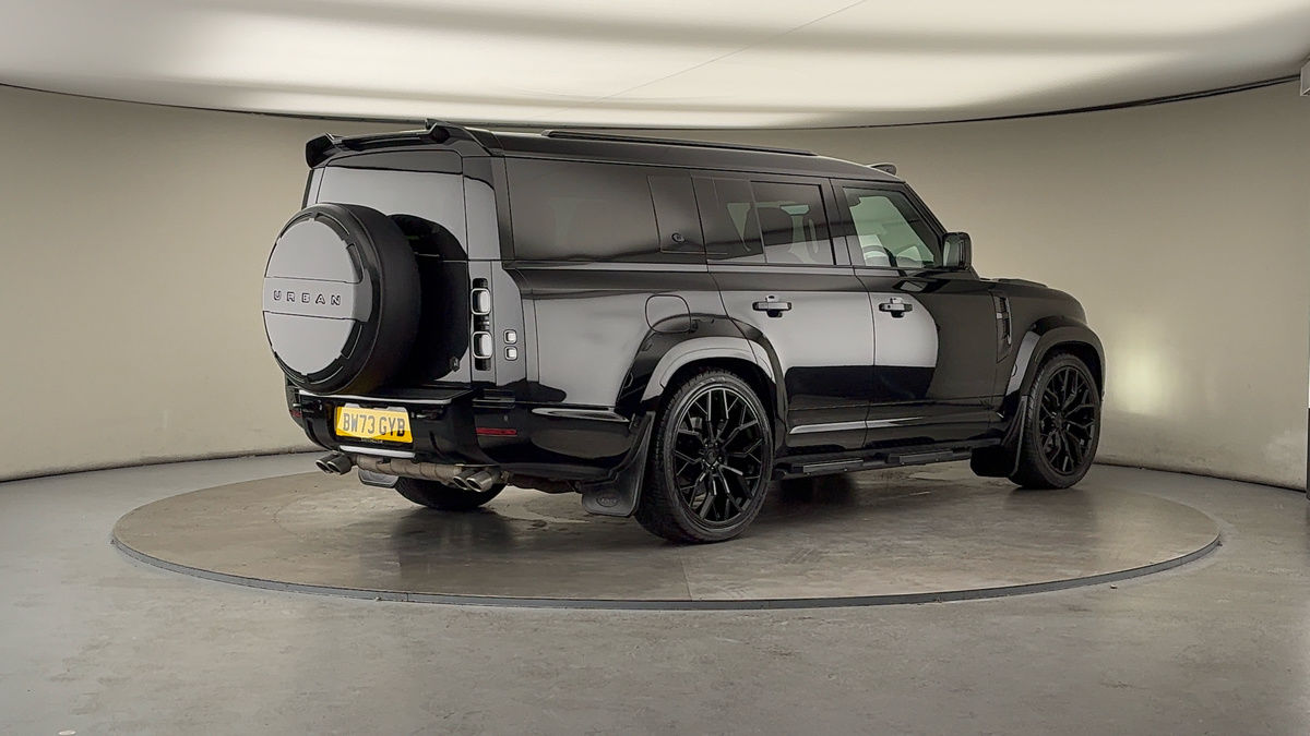 Land Rover Defender 130 Urban Image 21