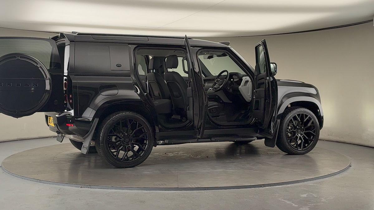 More views of Land Rover Defender 110